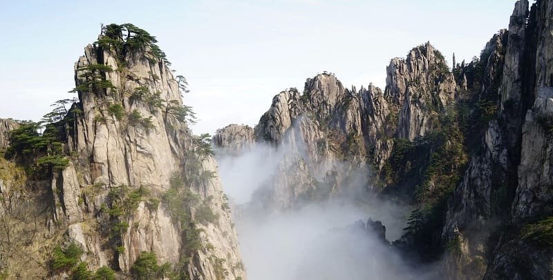 Unveilin- Huangshan-UNESCO's- Enigmatic- Marvel-