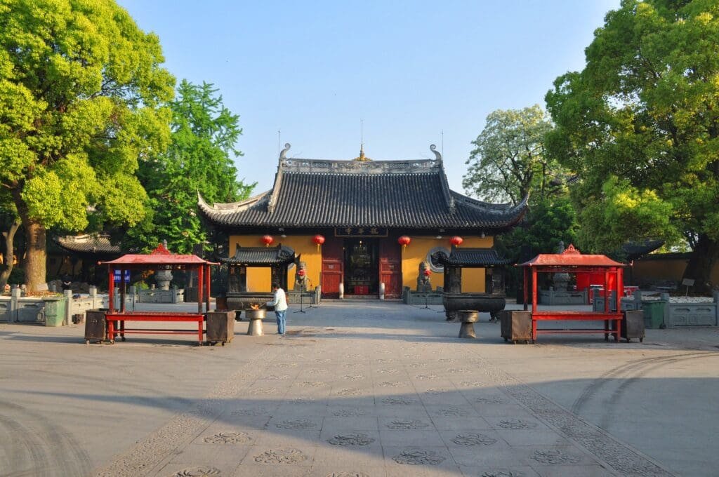 Longhua Temple: Revealing the Timeless Beauty of Shanghai's