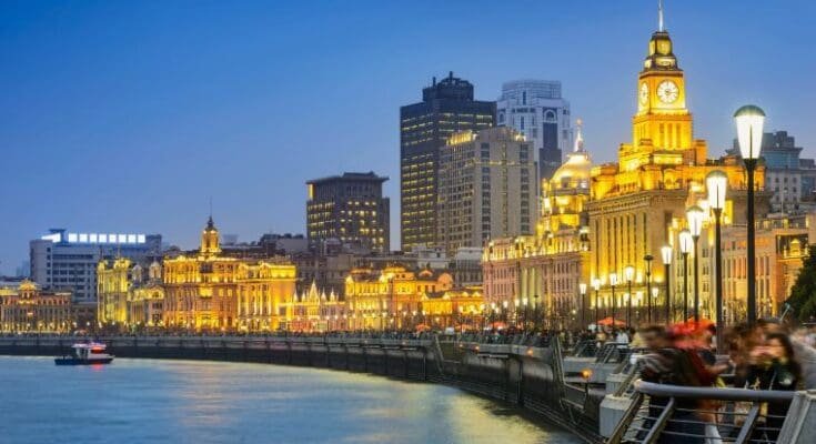 The- Bund-Shanghai- Revealing -the-Splendor of- Shanghai's