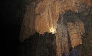 Guilin's -Reed -Flute- Cave:- Unveiling -Nature's -Subterranean