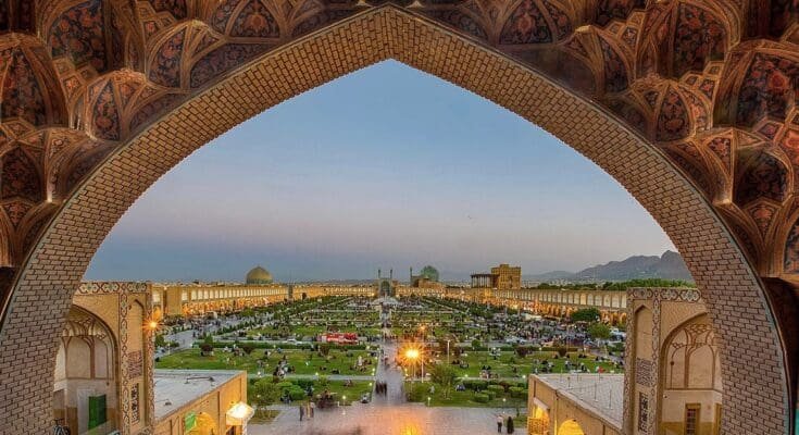 Isfahan-A-Glimpse- into Persian -Elegance