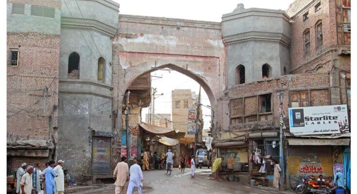 Bazaa- of-Bohar -Gate-Unveiling- the -Heartbeat- of -Local -Culture-