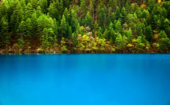 Jiuzhaigou -Valley-Unveiling- Nature's -Masterpiece