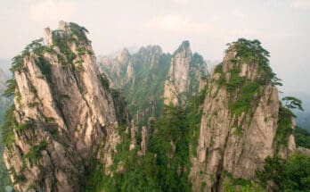 Unveilin- Huangshan-UNESCO's- Enigmatic- Marvel-