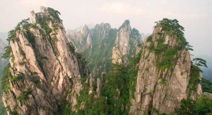 Unveilin- Huangshan-UNESCO's- Enigmatic- Marvel-