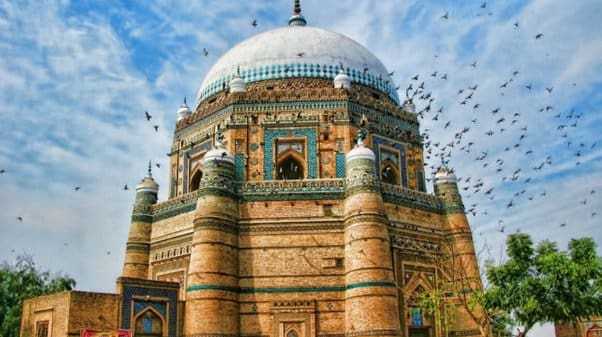 The- Sacred- Beauty:--Shrine -of- Bahauddin- Zakariya-