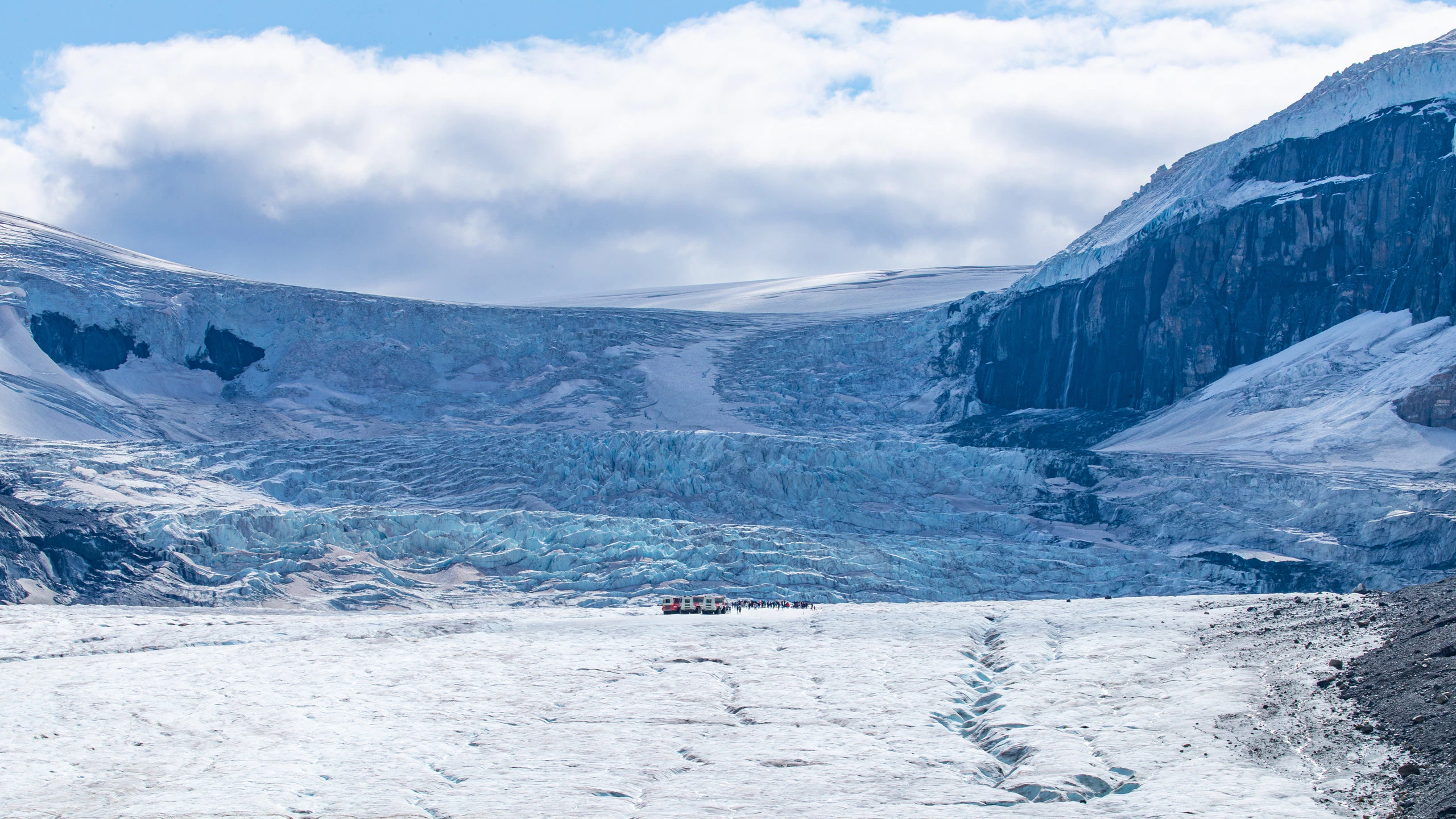 Columbia Icefield (Alberta) Witness the Vast Expanse of Ice Atop|