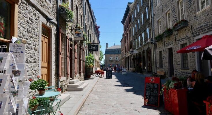 Exploring- Old- Quebec (Quebec- City):- Stroll -Along- Cobblestone