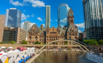 Toronto -Unveiled -Canada's- Larges-t City -and- its- Rich- Cultural