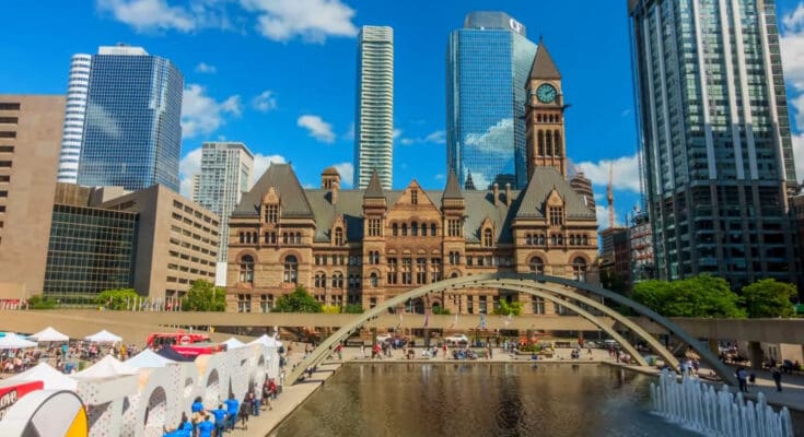 Toronto -Unveiled -Canada's- Larges-t City -and- its- Rich- Cultural